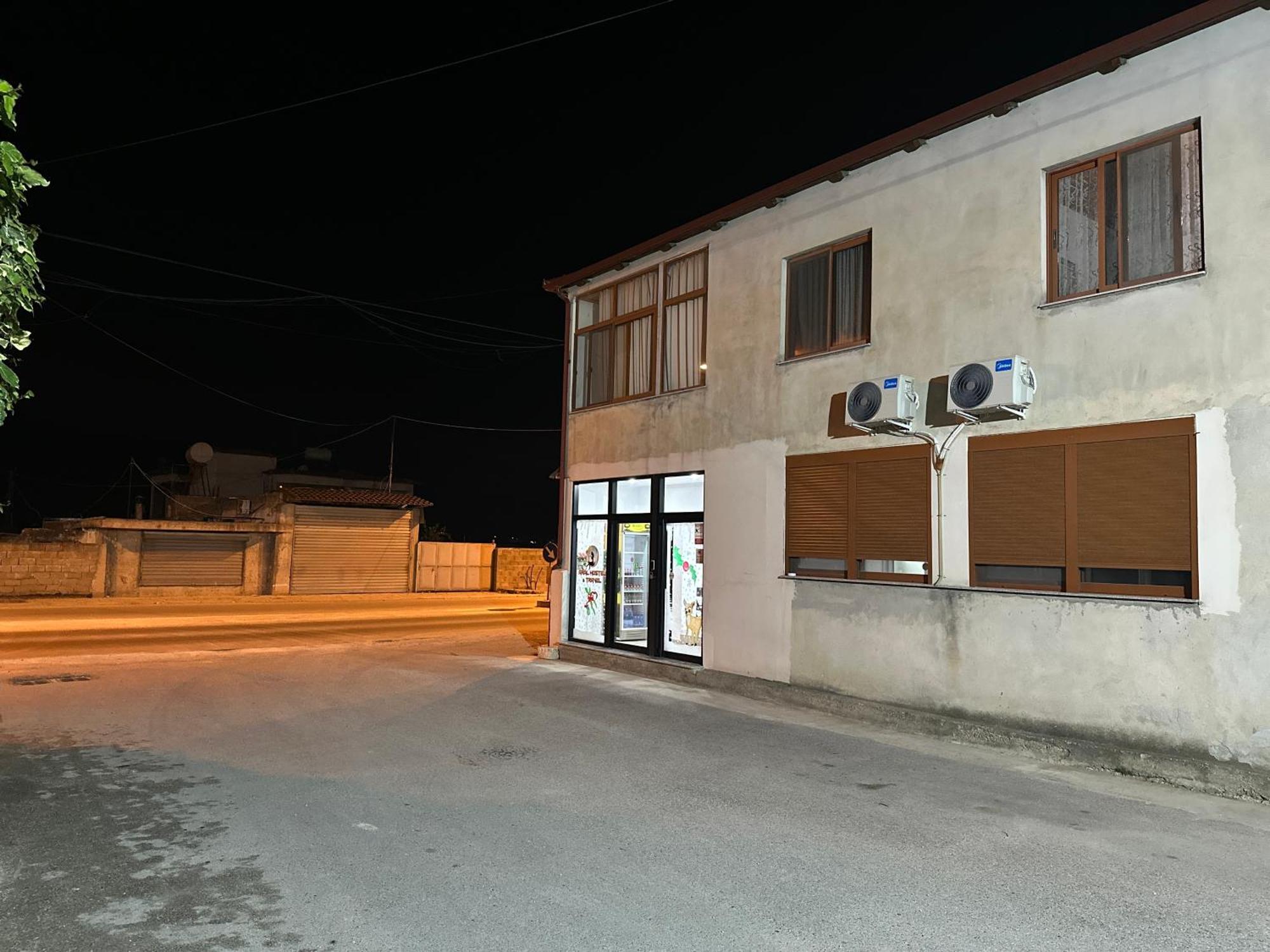Aral Hostel Berat Extérieur photo